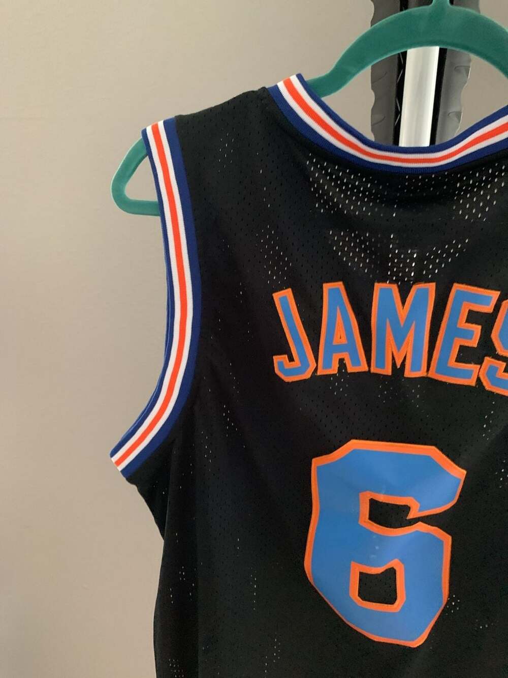 Champion Tune Squad LeBron James #6 Space Jam Basketball Jersey - Picture 6 of 7